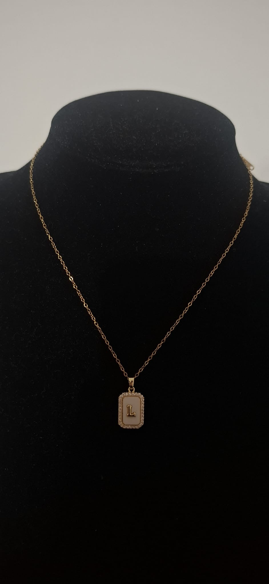 Collana lettera