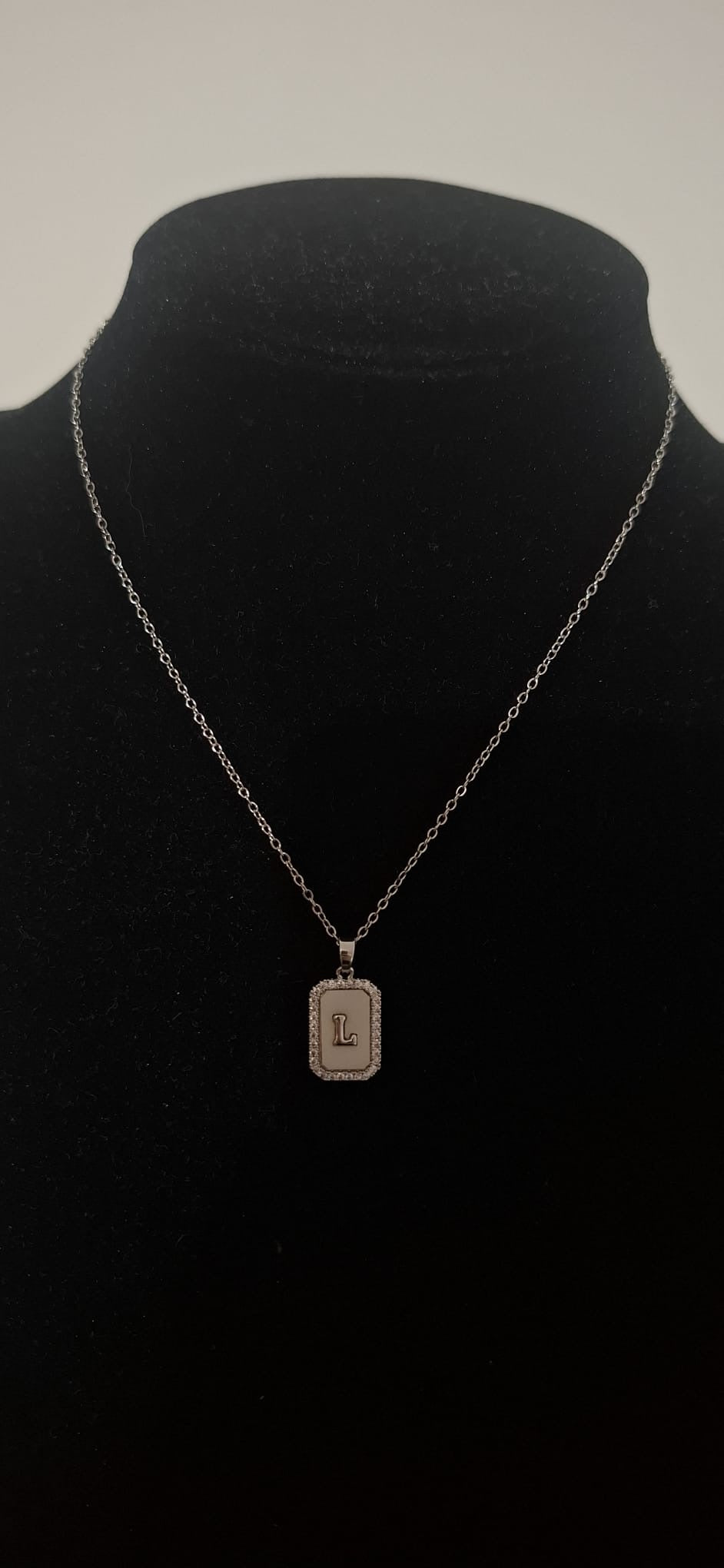 Collana lettera