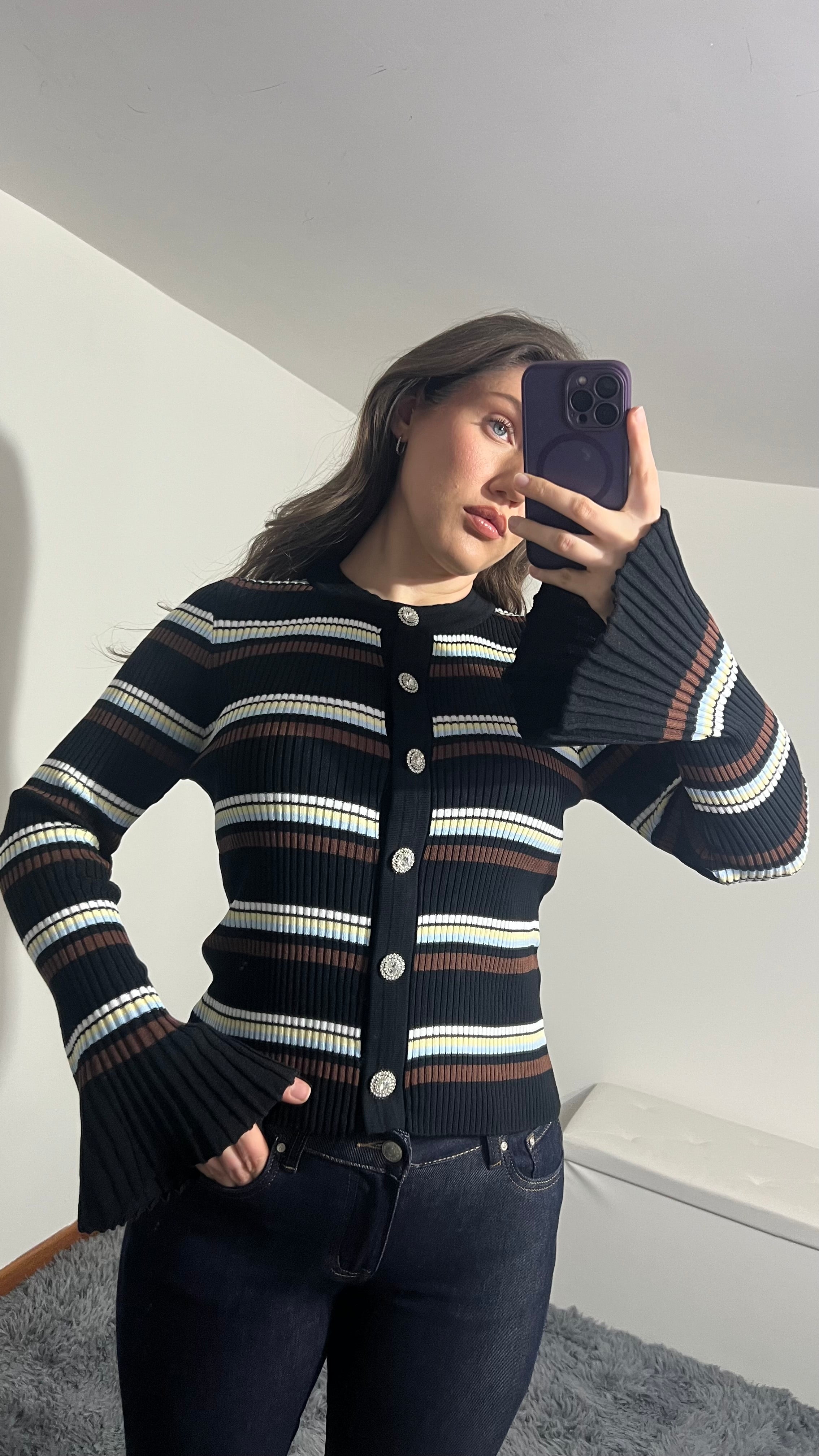 Cardigan Kelly manica a campana con bottoni gioielli