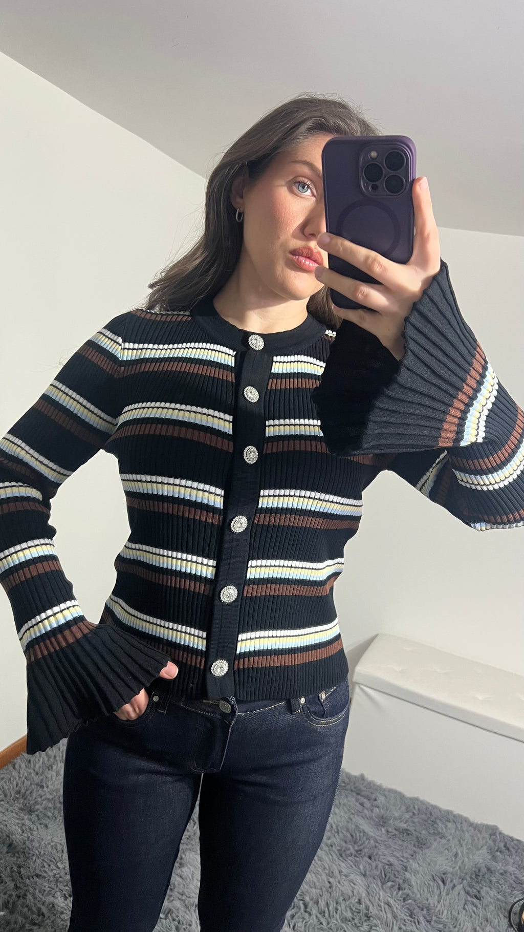 Cardigan Kelly manica a campana con bottoni gioielli