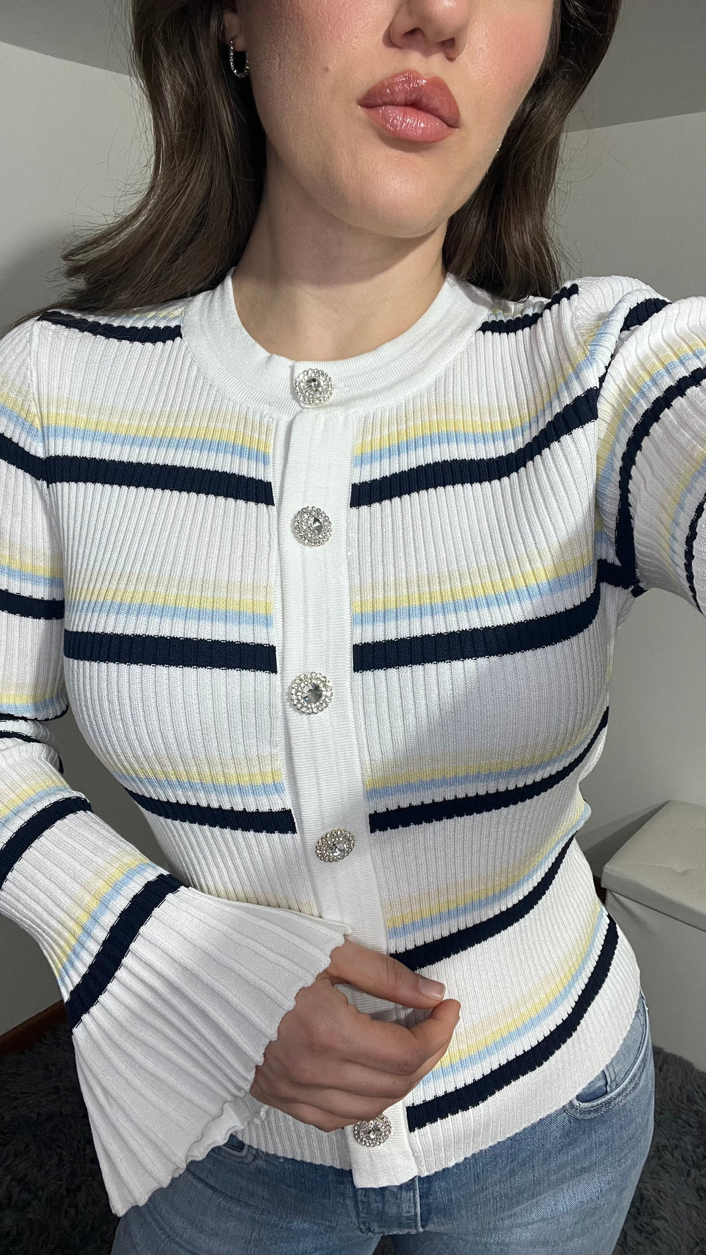 Cardigan Kelly manica a campana con bottoni gioielli