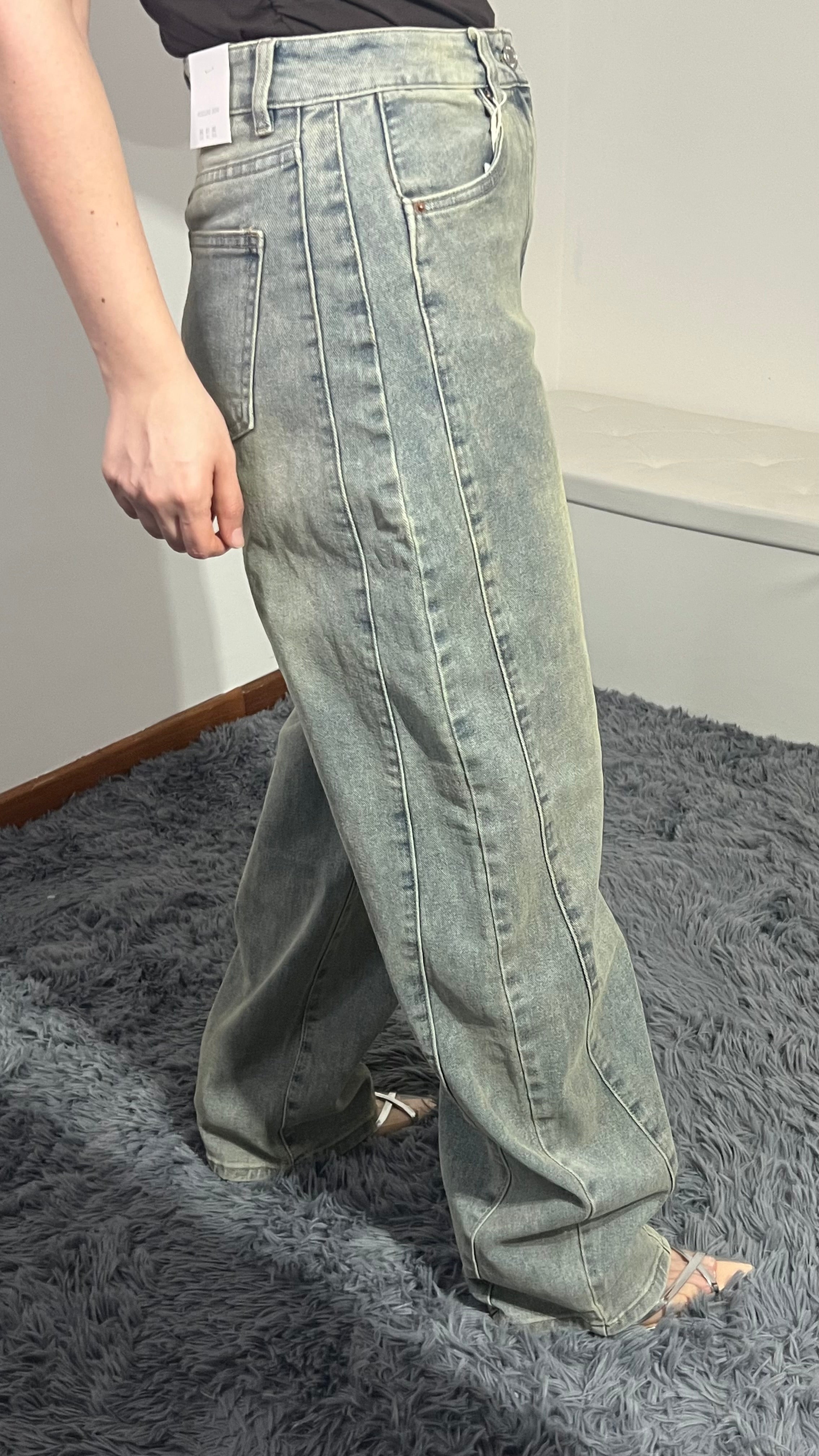 Jeans balloon vita alta sabbiato