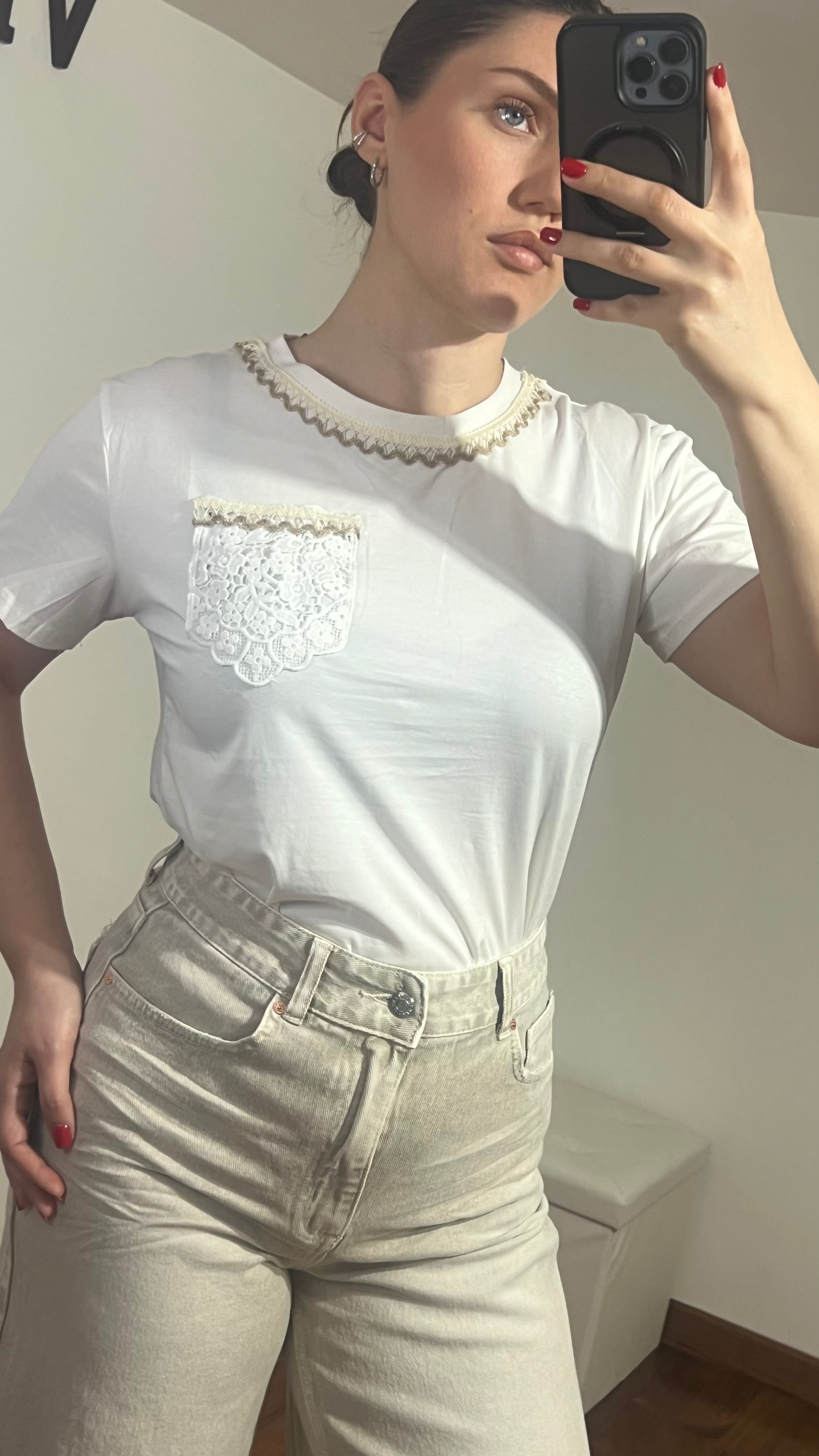 T-SHIRT TASCA RICAMATA