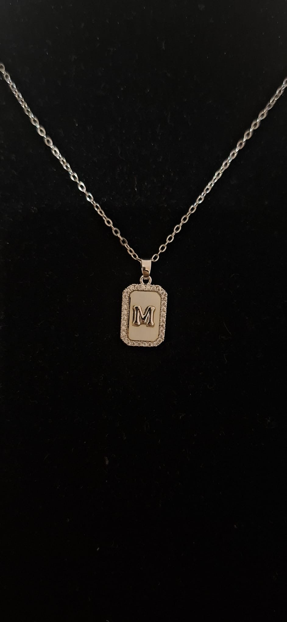 Collana lettera