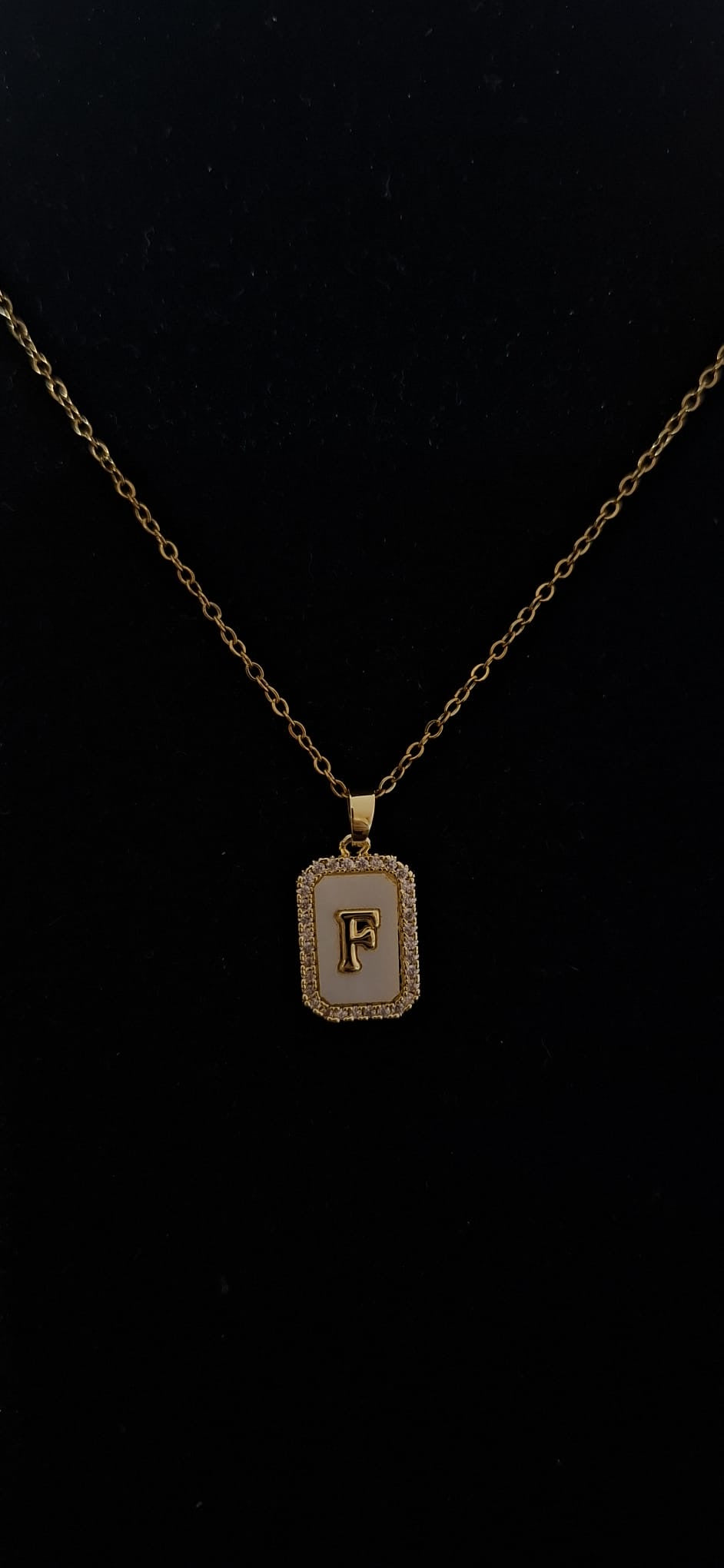 Collana lettera