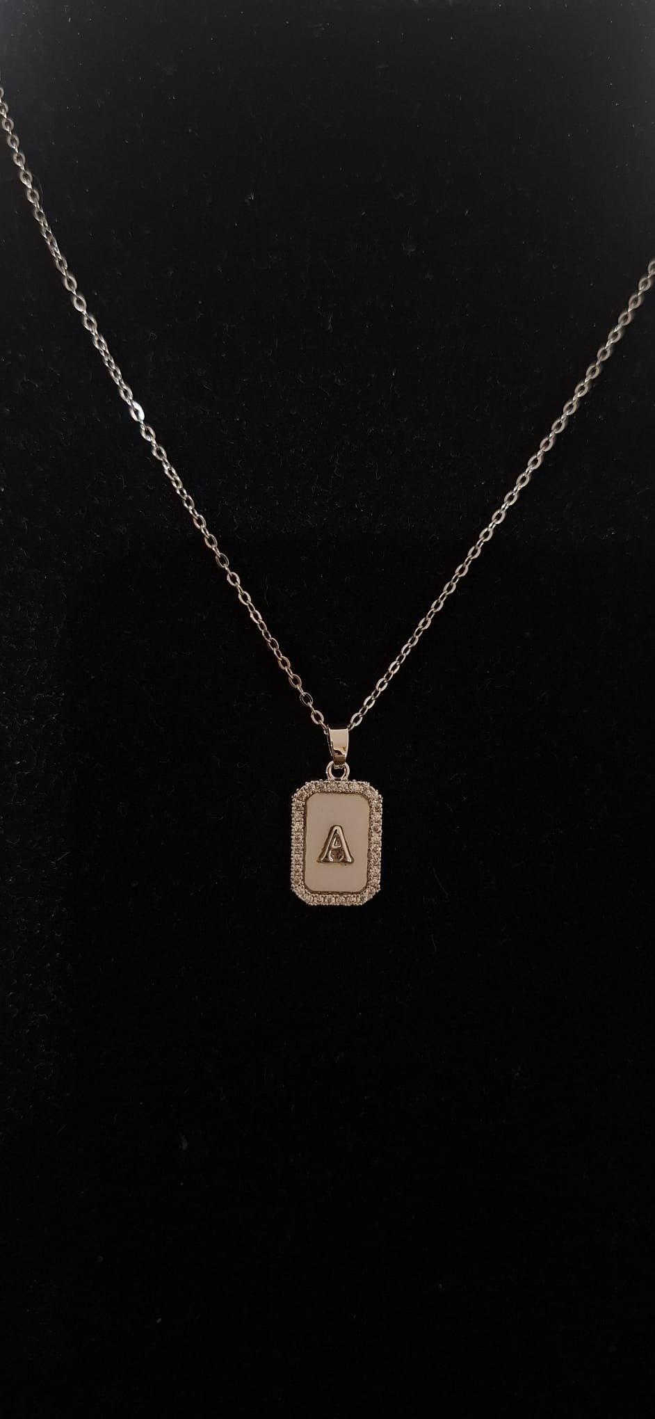 Collana lettera