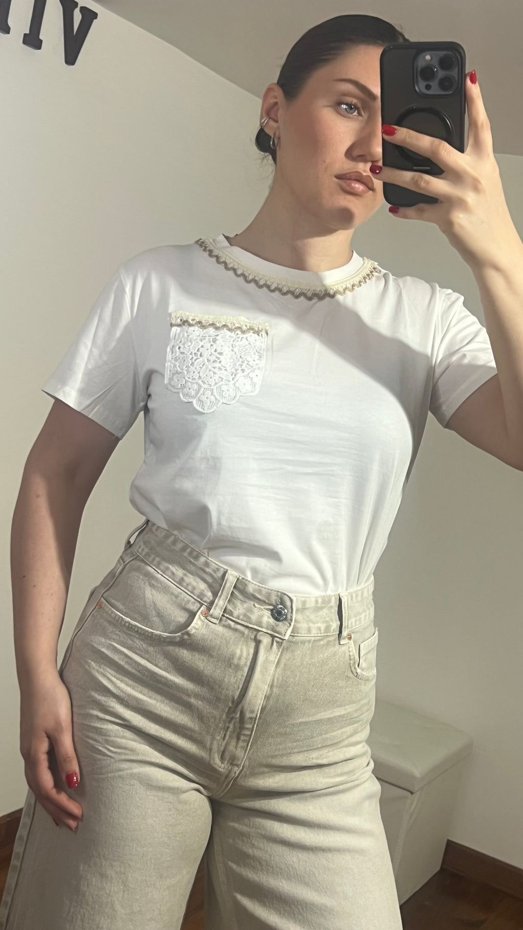 T-SHIRT TASCA RICAMATA