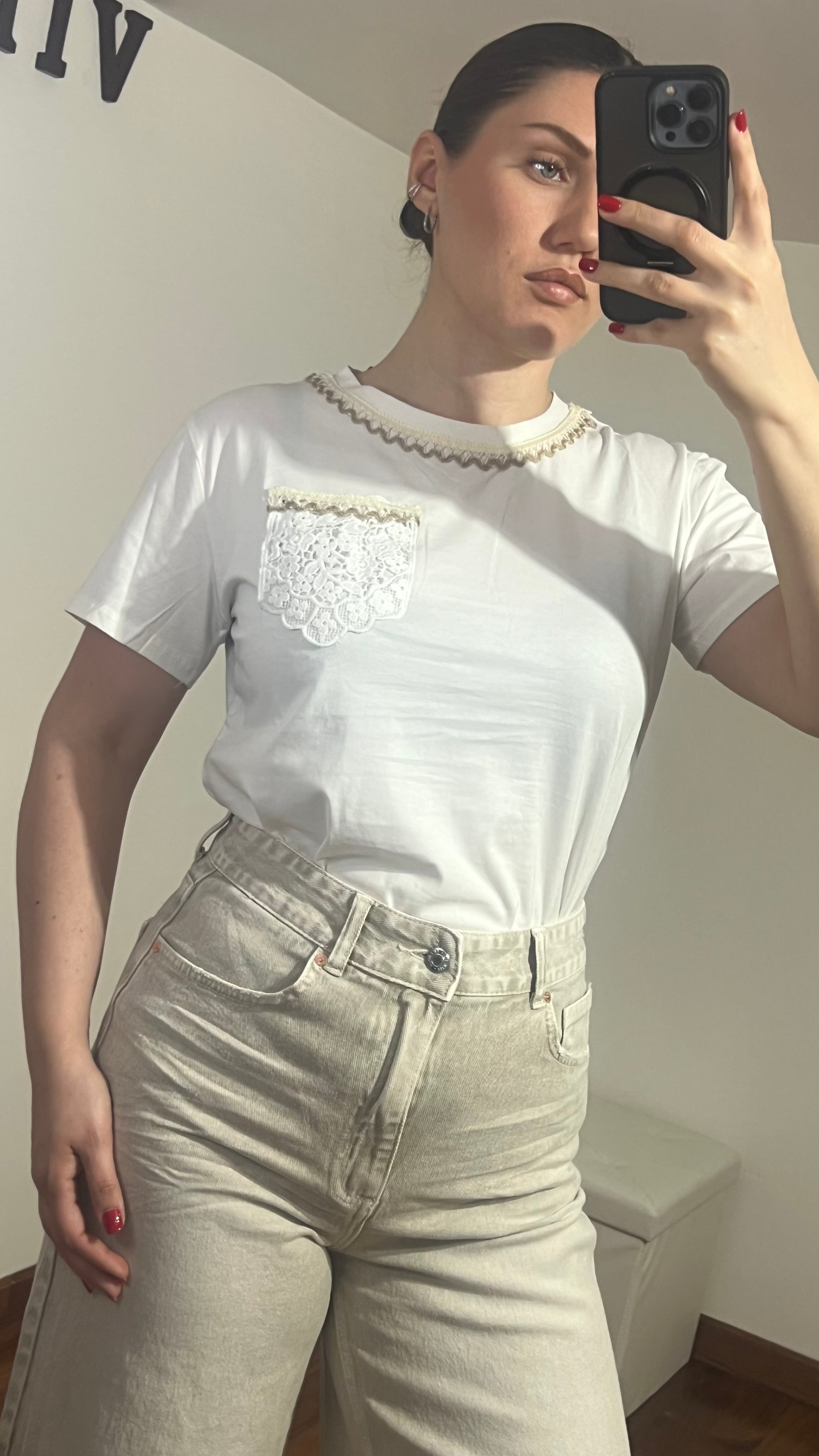 T-SHIRT TASCA RICAMATA