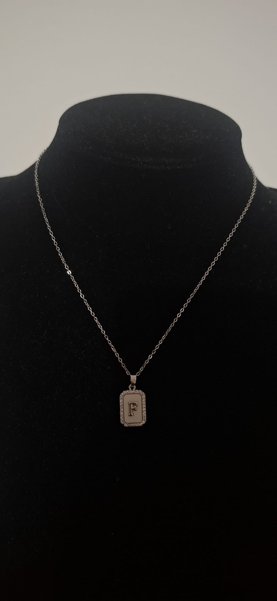 Collana lettera
