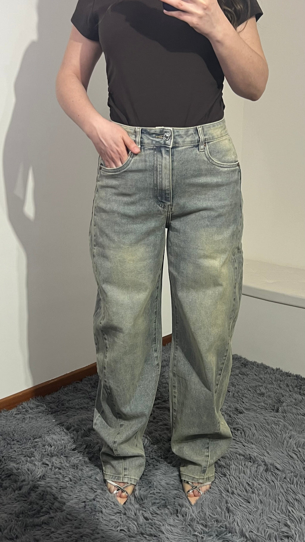 Jeans balloon vita alta sabbiato