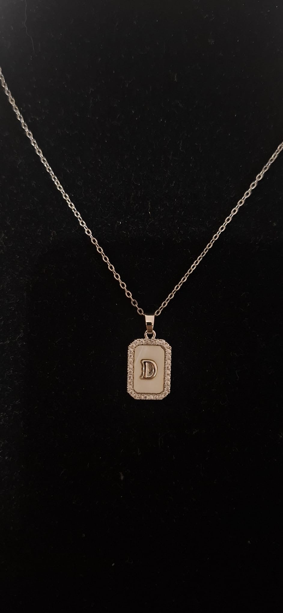 Collana lettera
