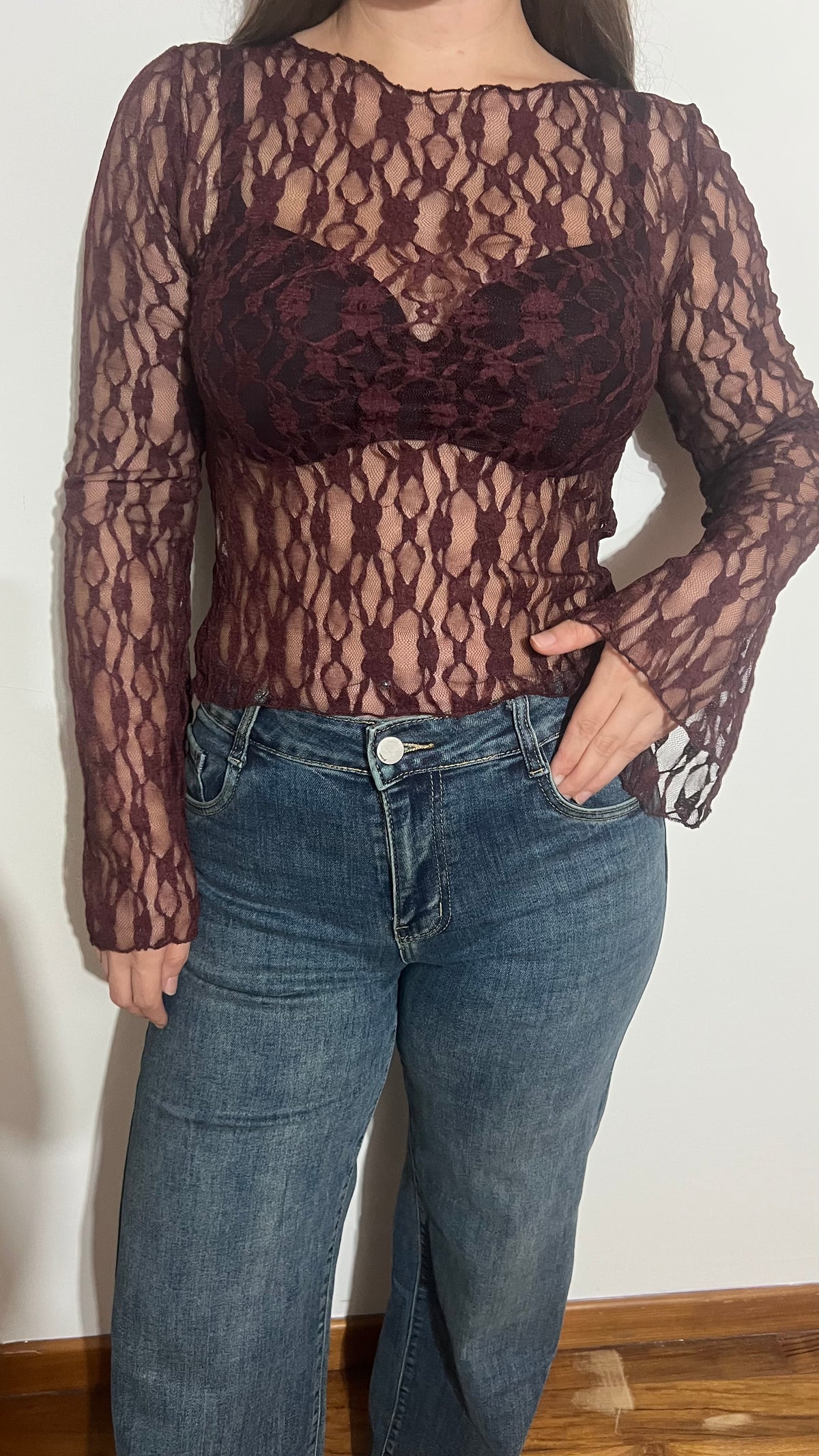Maglia pizzo trasparente manica a campana