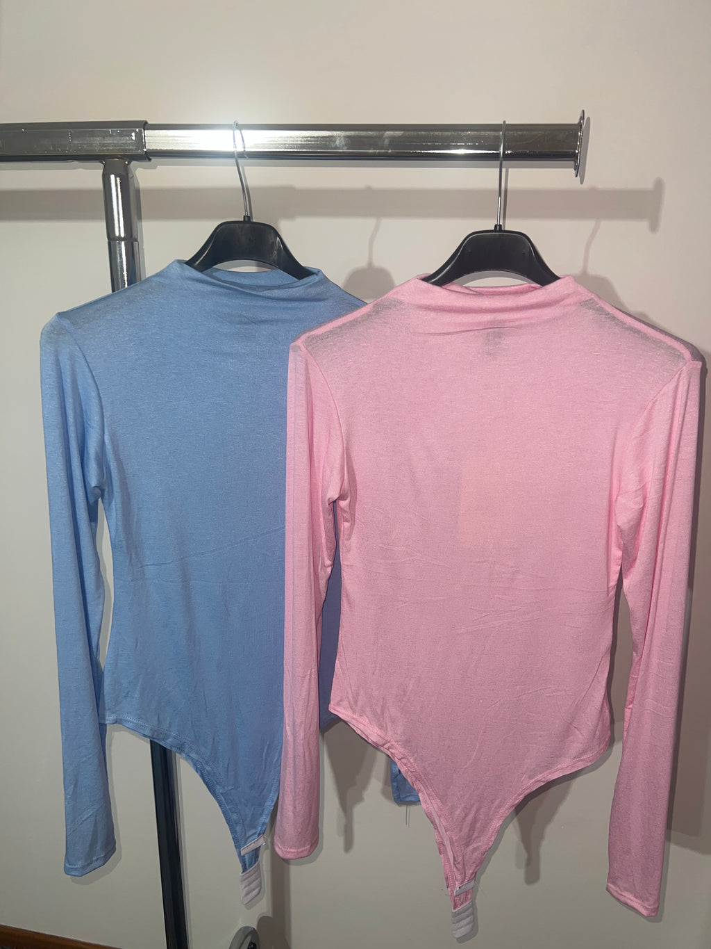 Body semivelata in diversi colori
