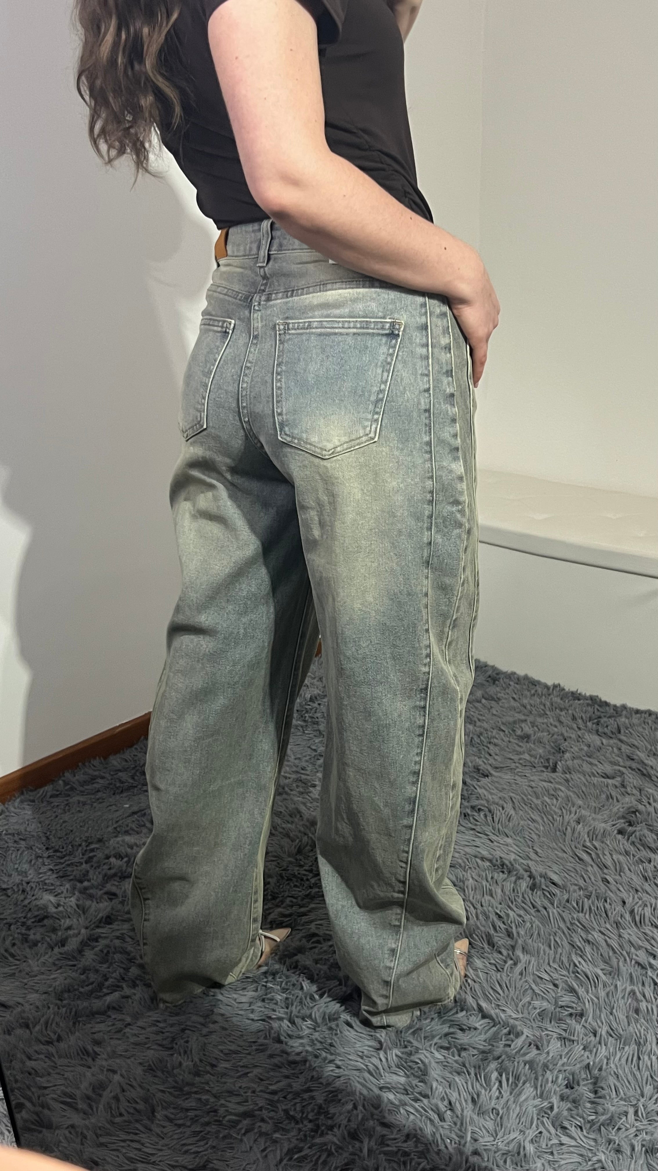 Jeans balloon vita alta sabbiato