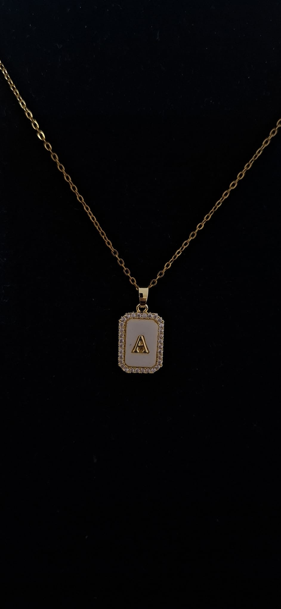 Collana lettera