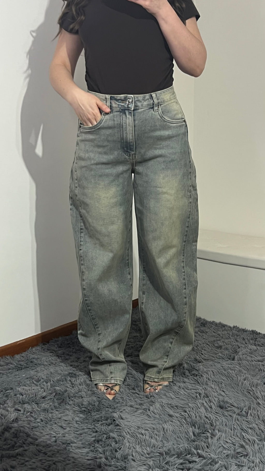 Jeans balloon vita alta sabbiato