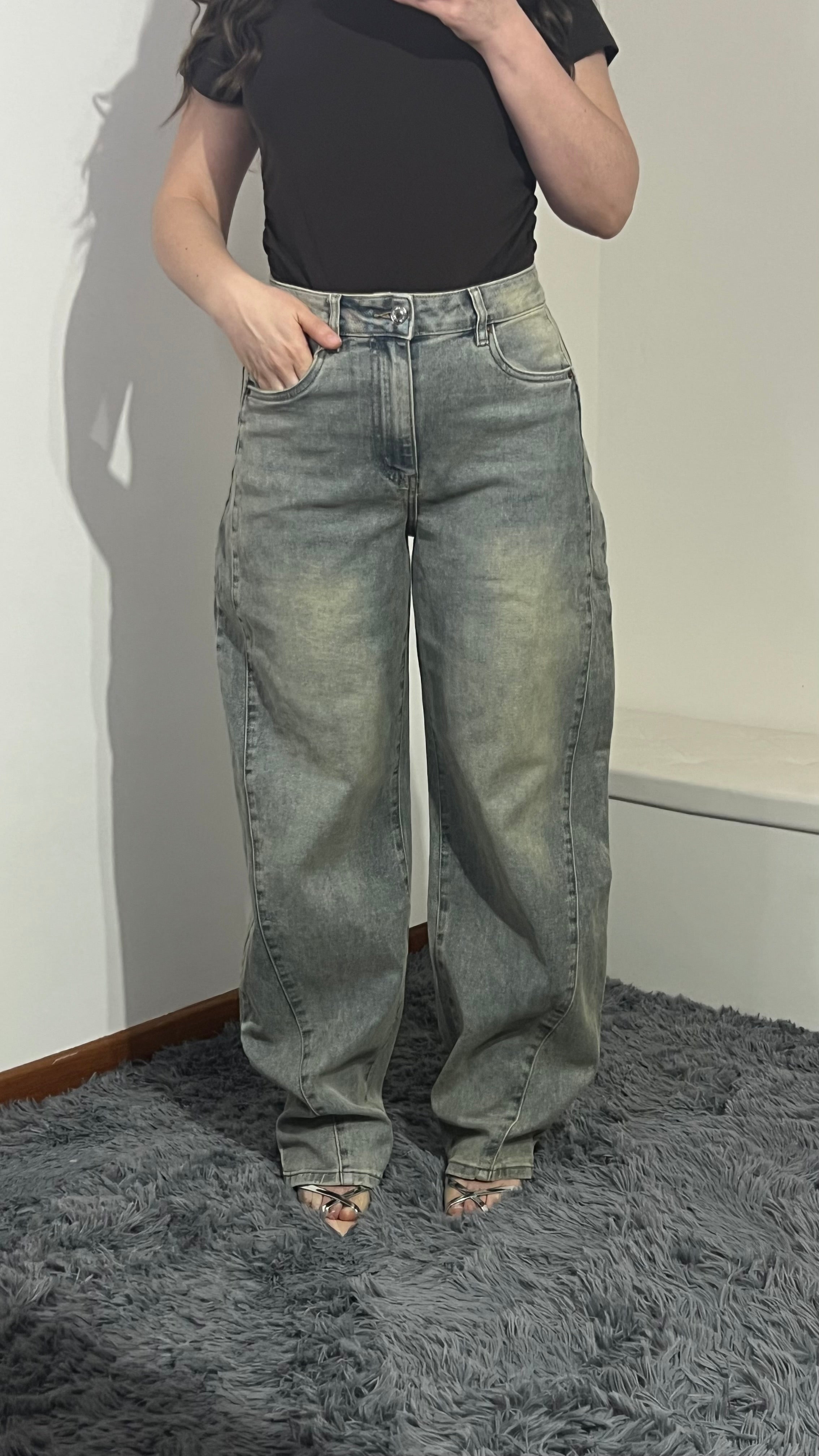 Jeans balloon vita alta sabbiato