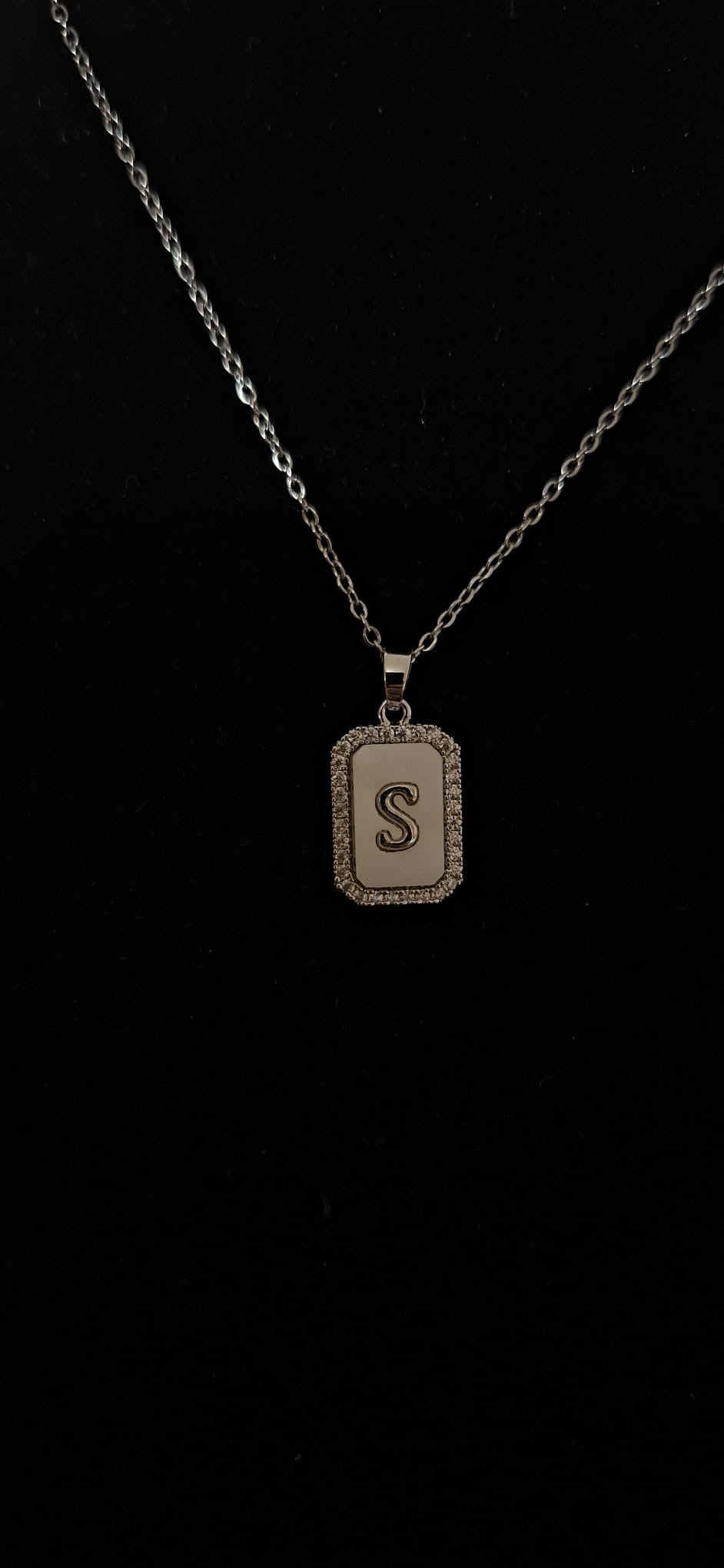 Collana lettera