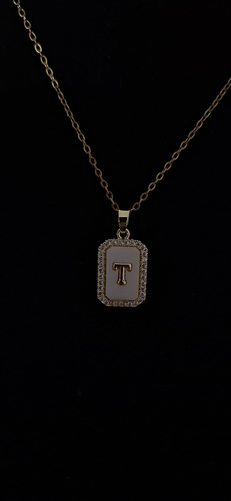 Collana lettera