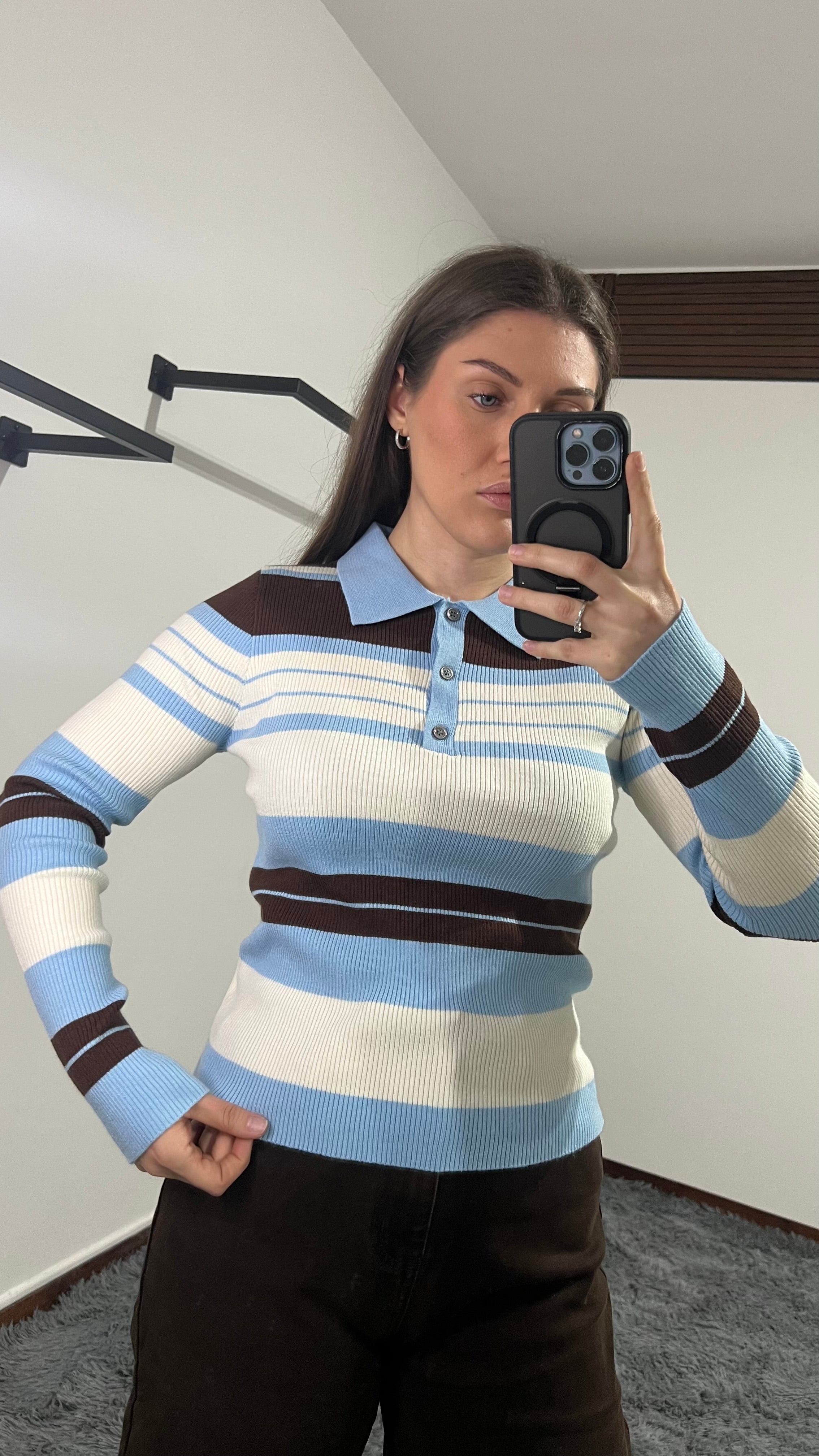 Polo con bottoncini coffee celeste