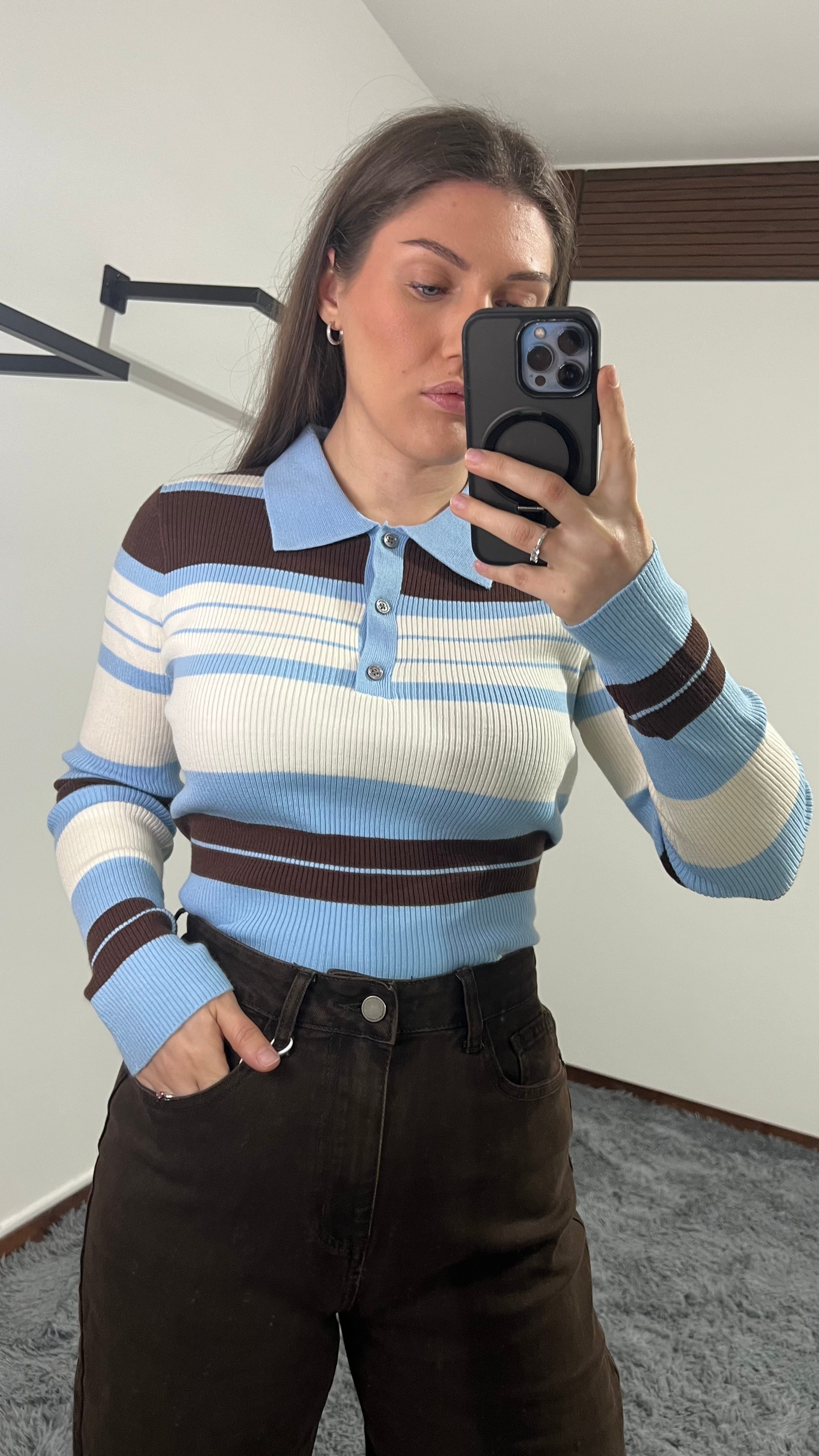 Polo con bottoncini coffee celeste